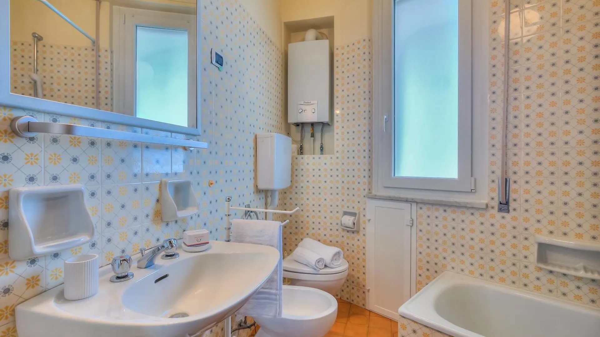 Apartment Mer Vivante - Front Beach - Happy Rentals Albenga Italy