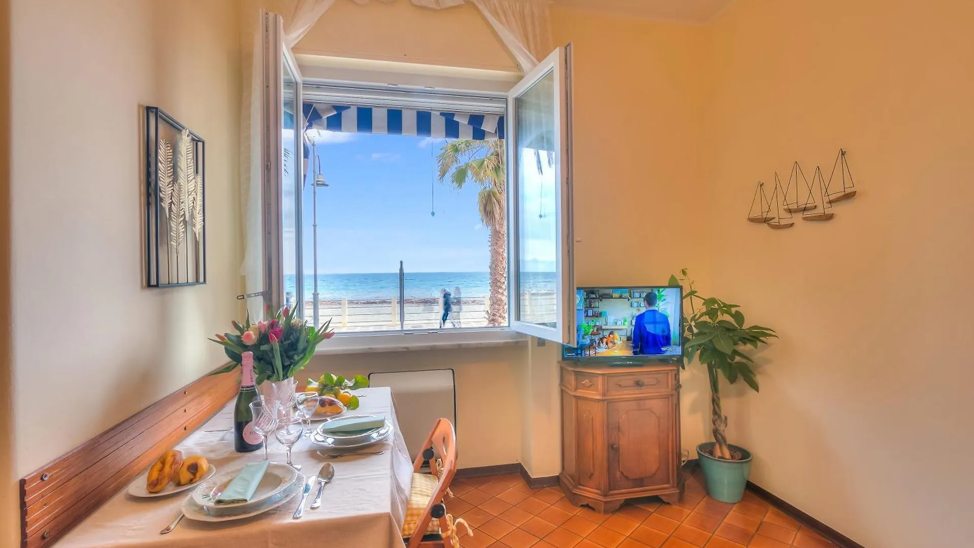 Mer Vivante - Front Beach - Happy Rentals Albenga