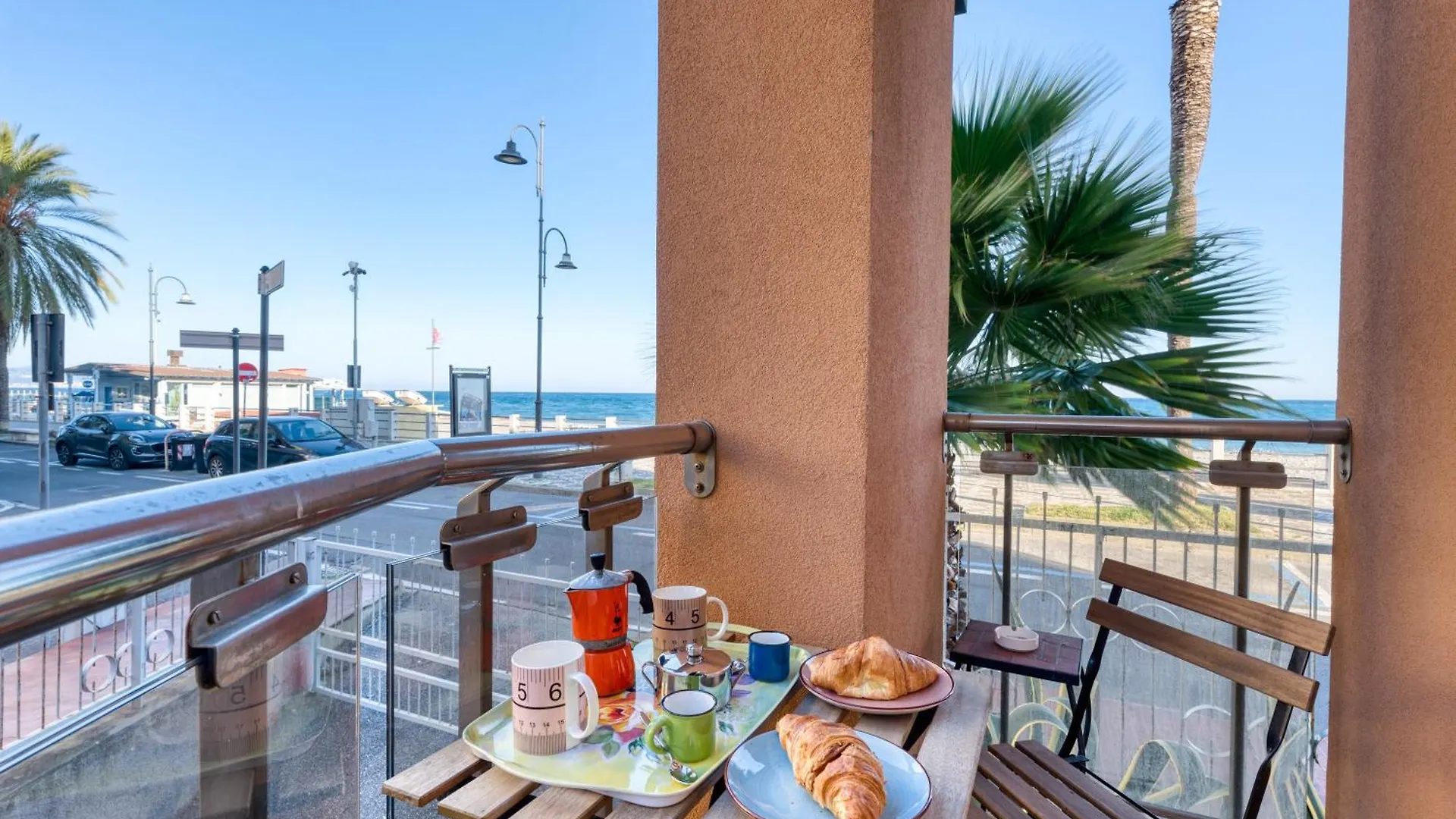 Mer Vivante - Front Beach - Happy Rentals Albenga
